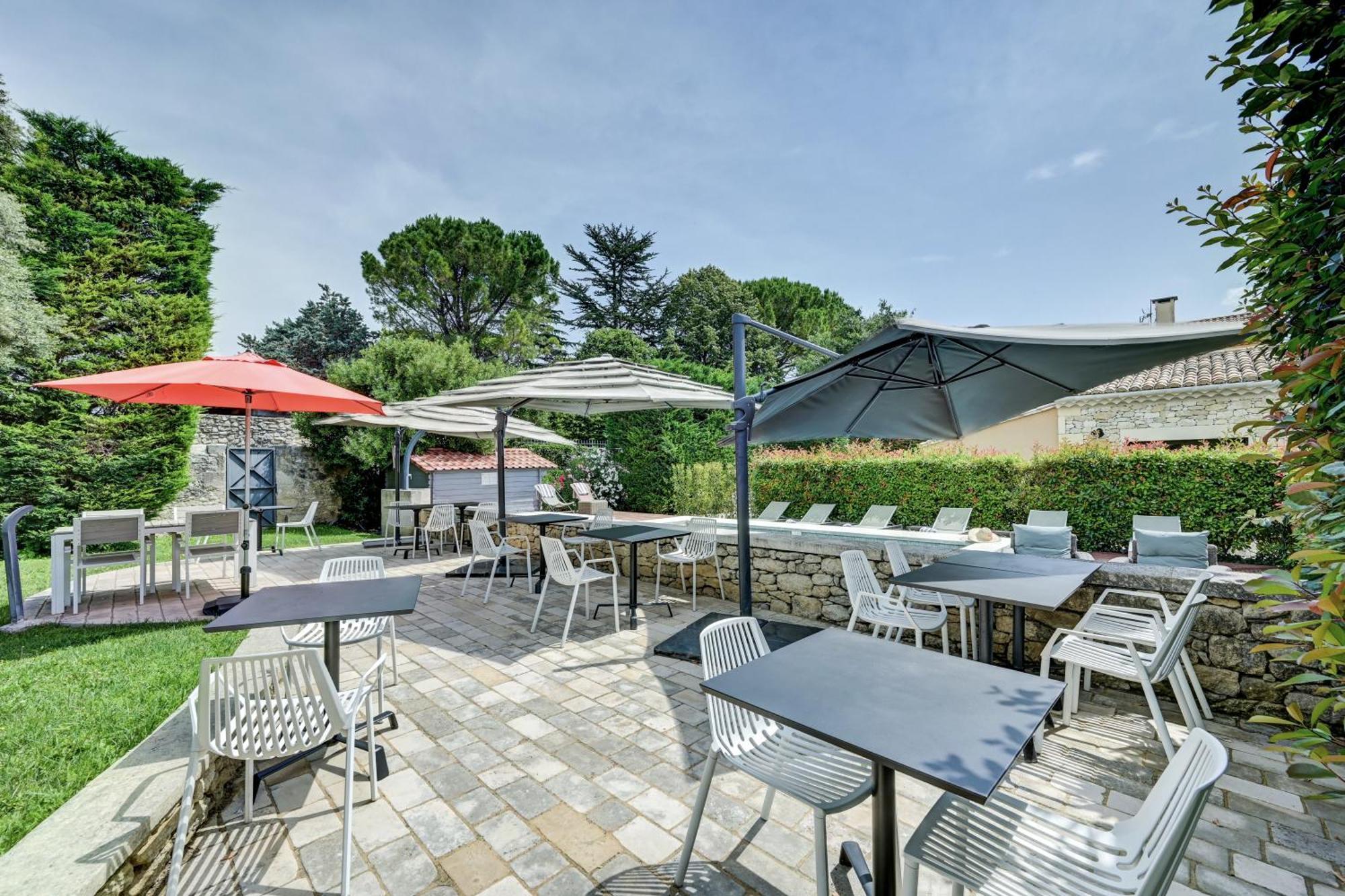 La Belle Vie Hotel Saint-Hilaire-d'Ozilhan ภายนอก รูปภาพ
