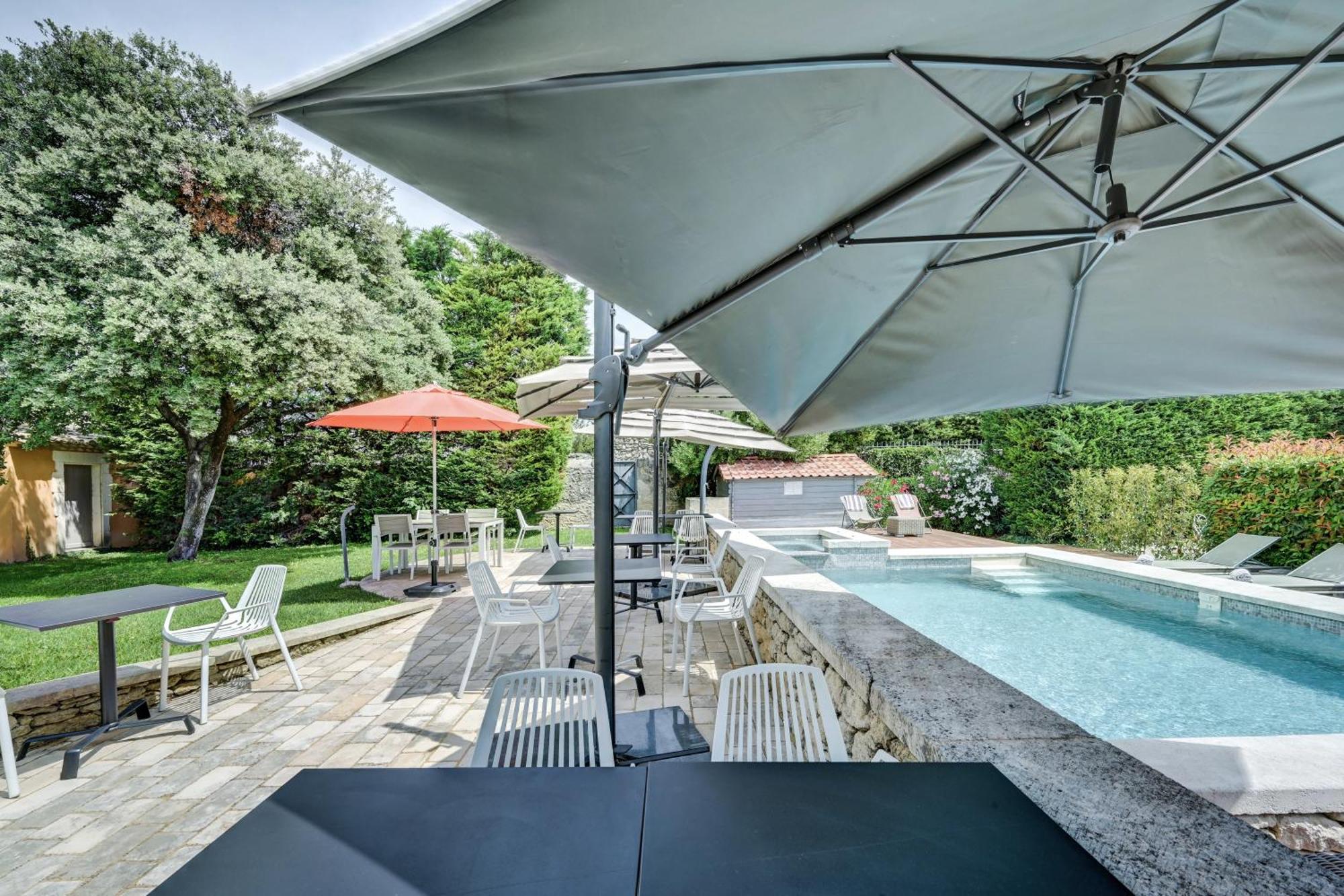 La Belle Vie Hotel Saint-Hilaire-d'Ozilhan ภายนอก รูปภาพ