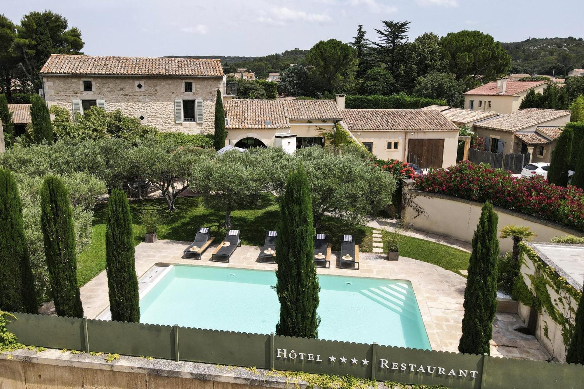 La Belle Vie Hotel Saint-Hilaire-d'Ozilhan ภายนอก รูปภาพ
