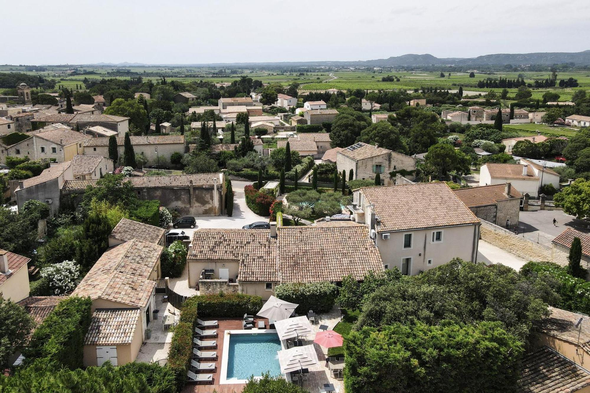 La Belle Vie Hotel Saint-Hilaire-d'Ozilhan ภายนอก รูปภาพ