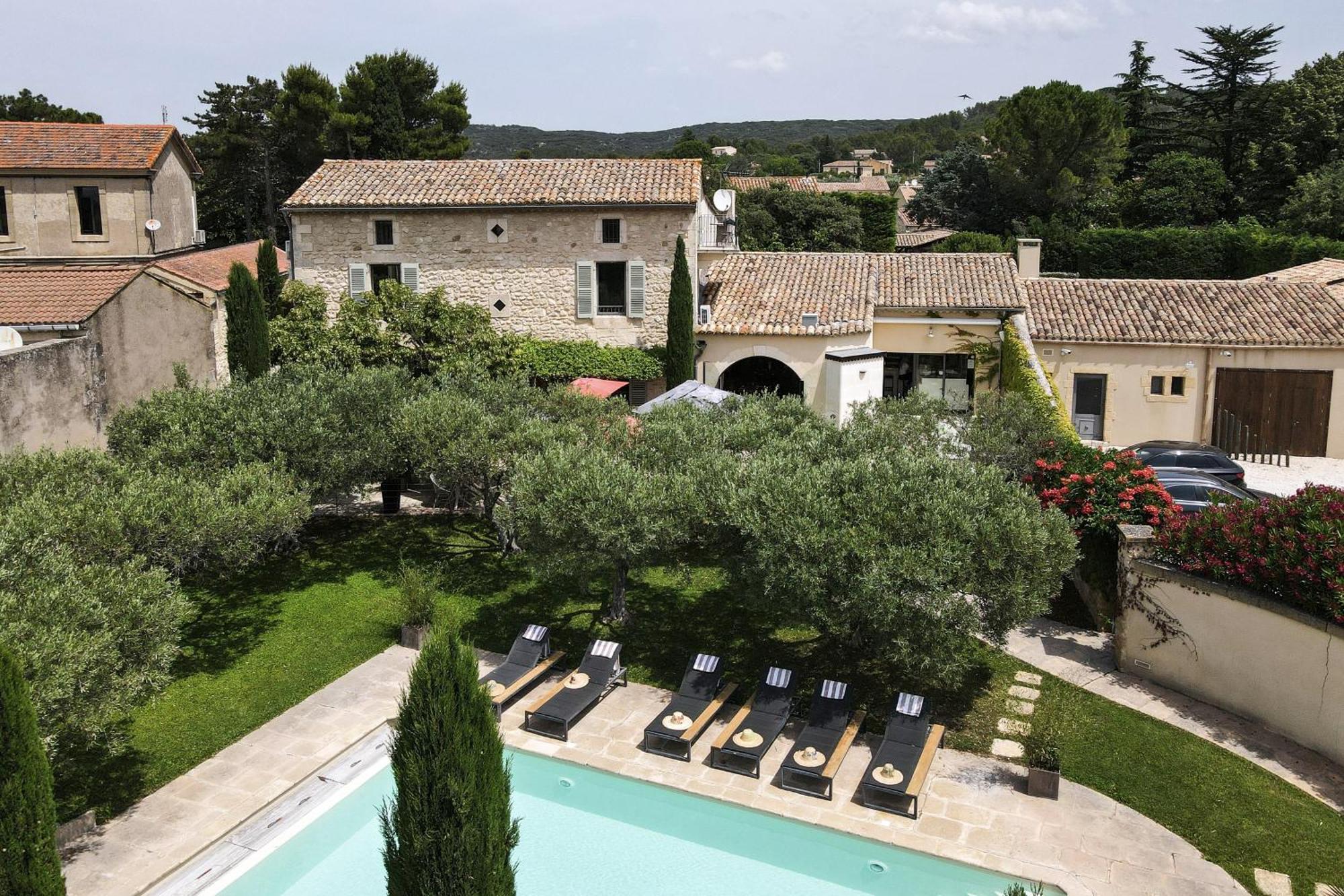 La Belle Vie Hotel Saint-Hilaire-d'Ozilhan ภายนอก รูปภาพ