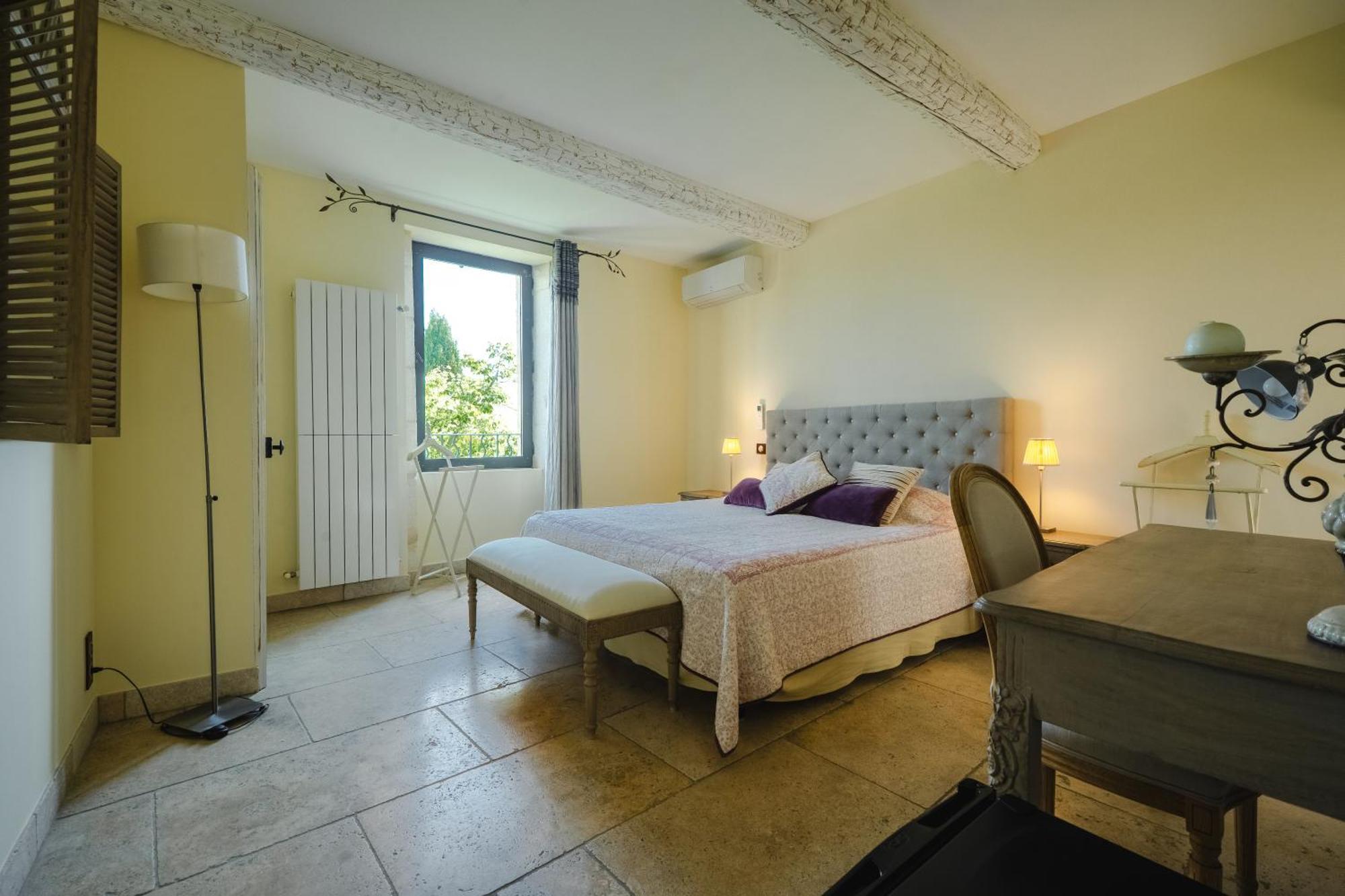 La Belle Vie Hotel Saint-Hilaire-d'Ozilhan ภายนอก รูปภาพ