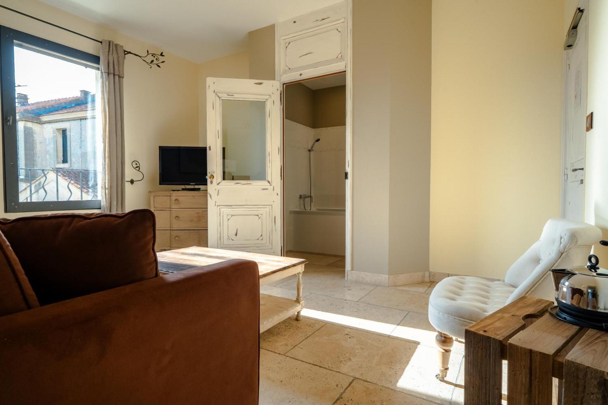 La Belle Vie Hotel Saint-Hilaire-d'Ozilhan ภายนอก รูปภาพ