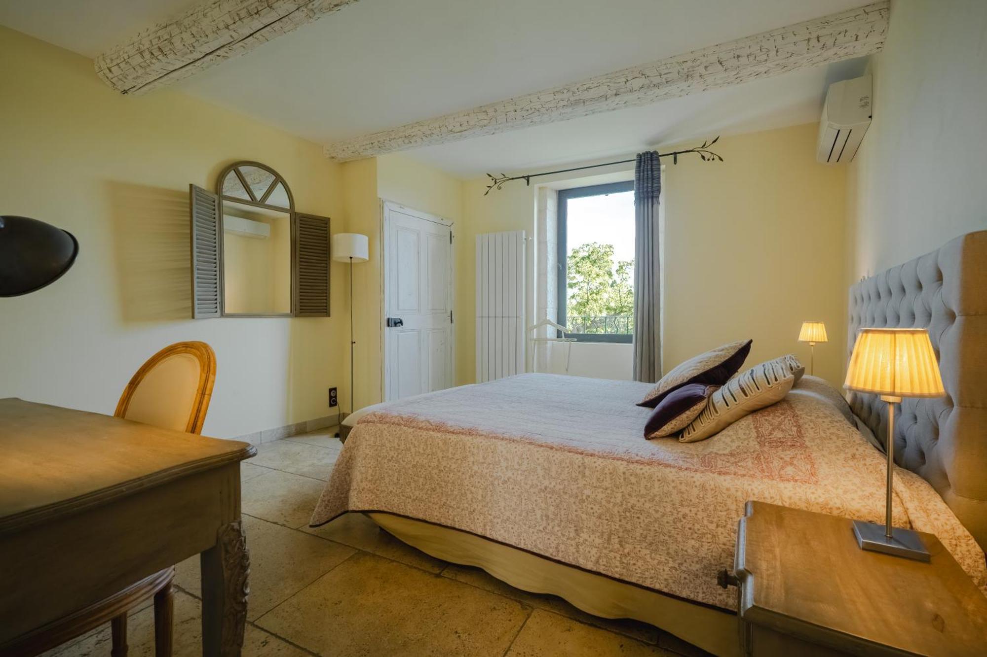 La Belle Vie Hotel Saint-Hilaire-d'Ozilhan ภายนอก รูปภาพ