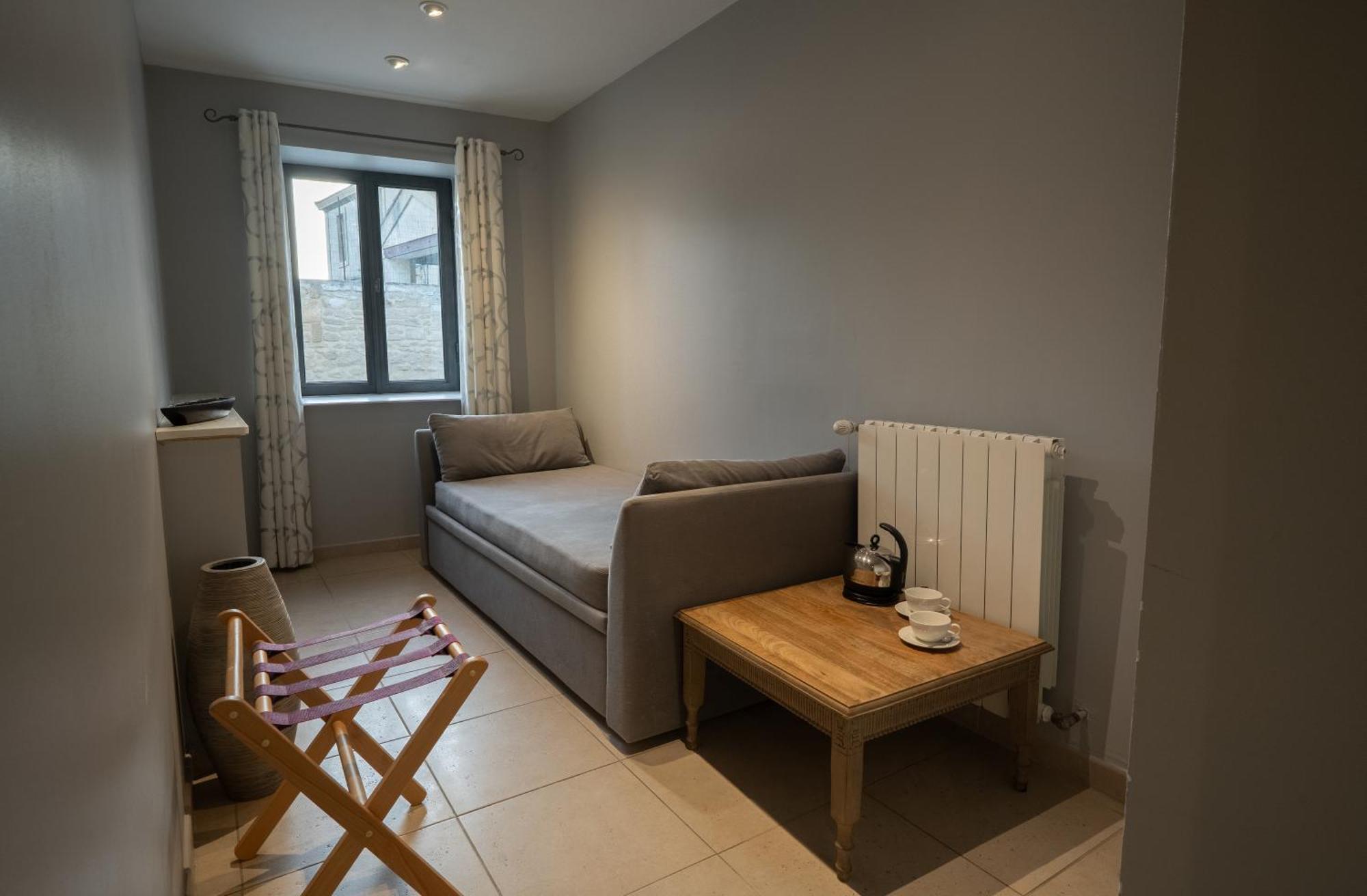 La Belle Vie Hotel Saint-Hilaire-d'Ozilhan ภายนอก รูปภาพ