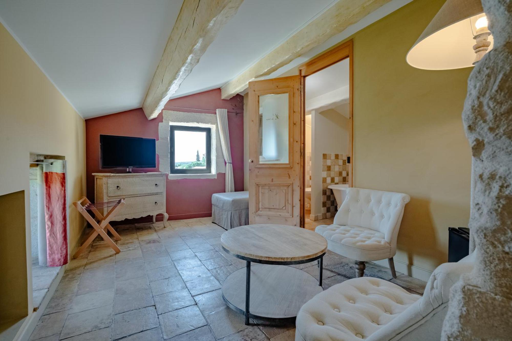 La Belle Vie Hotel Saint-Hilaire-d'Ozilhan ภายนอก รูปภาพ