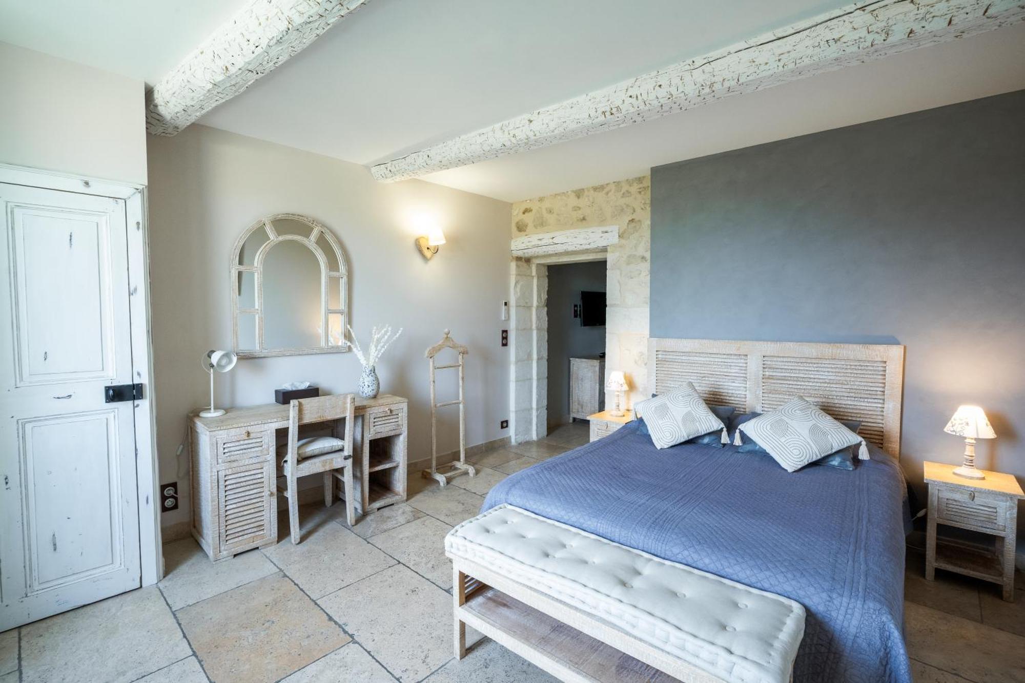 La Belle Vie Hotel Saint-Hilaire-d'Ozilhan ภายนอก รูปภาพ