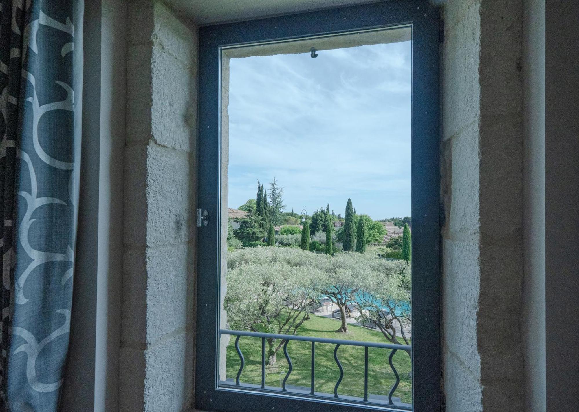 La Belle Vie Hotel Saint-Hilaire-d'Ozilhan ภายนอก รูปภาพ